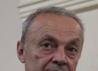 “უკრაინის დროშის ფერში შეღებილი საქართველოს დროშის ფრიალი, უბრალო კრეტინიზმს რომ თავი დავანებოთ…” – მერაბ ხაჩიძე