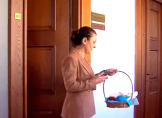 ოყნა, ბროწეული და პამპერსი – ვის უგზავნის ასეთ “ძღვენს” ნონა მამულაშვილი?