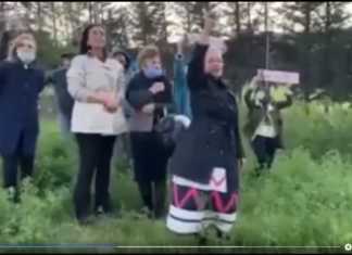 ვიდეო: “ამათზე მედიცინაც უძლურია: სექტანტებმა მიშას კლინიკის ეზოდან უმღერეს…”