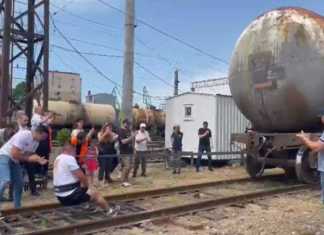 ბაგრატ ჟღენტმა კბილებით 47-ტონიანი ორი ვაგონი გაწია და მსოფლიო რეკორდი დაამყარა