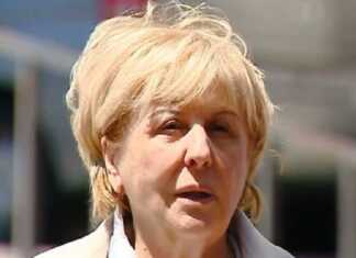 სააკაშვილმა გიული ალასანიას ხელი აუქნია – რატომ აღარ უნდა ექსპრეზიდენტს დედამისთან ლაპარაკი (ვიდეო)