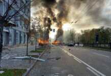 უკრაინული მედიის ინფორმაციით, კიევის ცენტრში აფეთქებებს მსხვერპლი მოჰყვა, არიან დაშავებულებიც