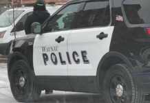 (ფოტო) საგარეჯოში, კორპუსის ზედა სართულზე გამაგრებულია ტერორისტი, რომელიც რამდენიმე საათია ავტომატური იარაღიდან ისვრის 4 ადამიანი მოკლულია, დაჭრილია 5