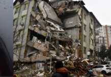 „გადამარჩინეთ“: თურქეთში, ნანგრევებში მოყოლილმა ქალმა თავისი ფოტო გამოაქვეყნა