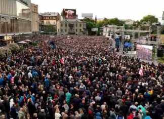 პირველი რესპუბლიკის მოედანზე აქცია „მოვდივარ“ დაიწყო