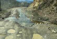 რიკოთი ისევ ჩაკეტილია, შემოვლითი გზა კი ავარიული “ეს არის რიკოთის შემოვლითი გზა, აქ კურდღელიც კი ფეხს მოიტეხავს, დავლეწეთ მანქანები…”