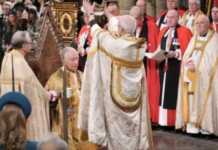 ჩარლზ III მეფედ აკურთხეს