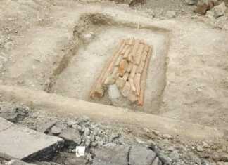 დიდუბის პანთეონის წინ გზის საფარის გათხრისას საფლავები აღმოაჩინეს (ფოტოები)