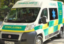 ბათუმში, კორპუსიდან 15 წლამდე გოგო გადმოვარდა და მანქანაზე დაეცა! გოგონა საოპერაციოში შეყვანამდე გარდაიცვალა