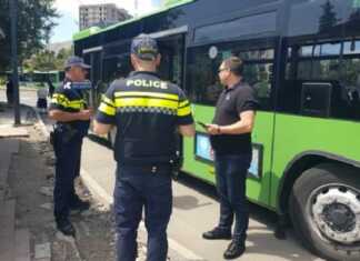 ძაღლის გამო, მგზავრმა ავტობუსში კონტროლირს სცემა! – „მაშინვე დამარტყა ხელი… ბავშვები ტიროდნენ“