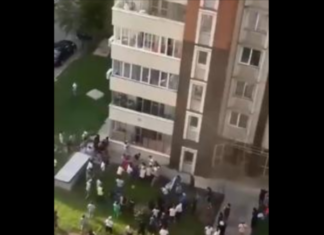 (ვიდეო) მშობლები შვილებს ფანჯრიდან ყრიდნენ და თვითონაც ხტებოდნენ – ვრცელდება შოკისმომღვრელი კადრები