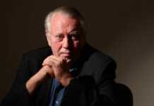 92 წლის ასაკში გარდაიცვალა კაცი, რომელმაც 9 მილიარდიანი ქონება ანონიმურად დაარიგა ქველმოქმედების სახით და დაიტოვა მხოლოდ 2 მილიონი, რათა მას და მის მეუღლეს პენსია ჰქონოდათ!..