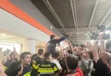 ოლიმპიადიდან დაბრუნებულ საქართველოს ძიუდოისტთა ნაკრებს აეროპორტში გულშემატკივარი დახვდა