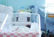 სამშობიაროდან ქალს სხვისი შვილი გაატანეს, სად მოხდა შემთხვევა.