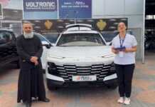 (ვიდეო) “მამა გაბრიელს ვულოცავთ შენაძენს, მას გადავეცით ზეთი და ღვინო, რომ დაგვლოცოს…” – რა აჩუქა გელა ბარაკალაიას კომპანიამ მღვდელს, რომელმაც უახლესი მანქანა შეიძინა?